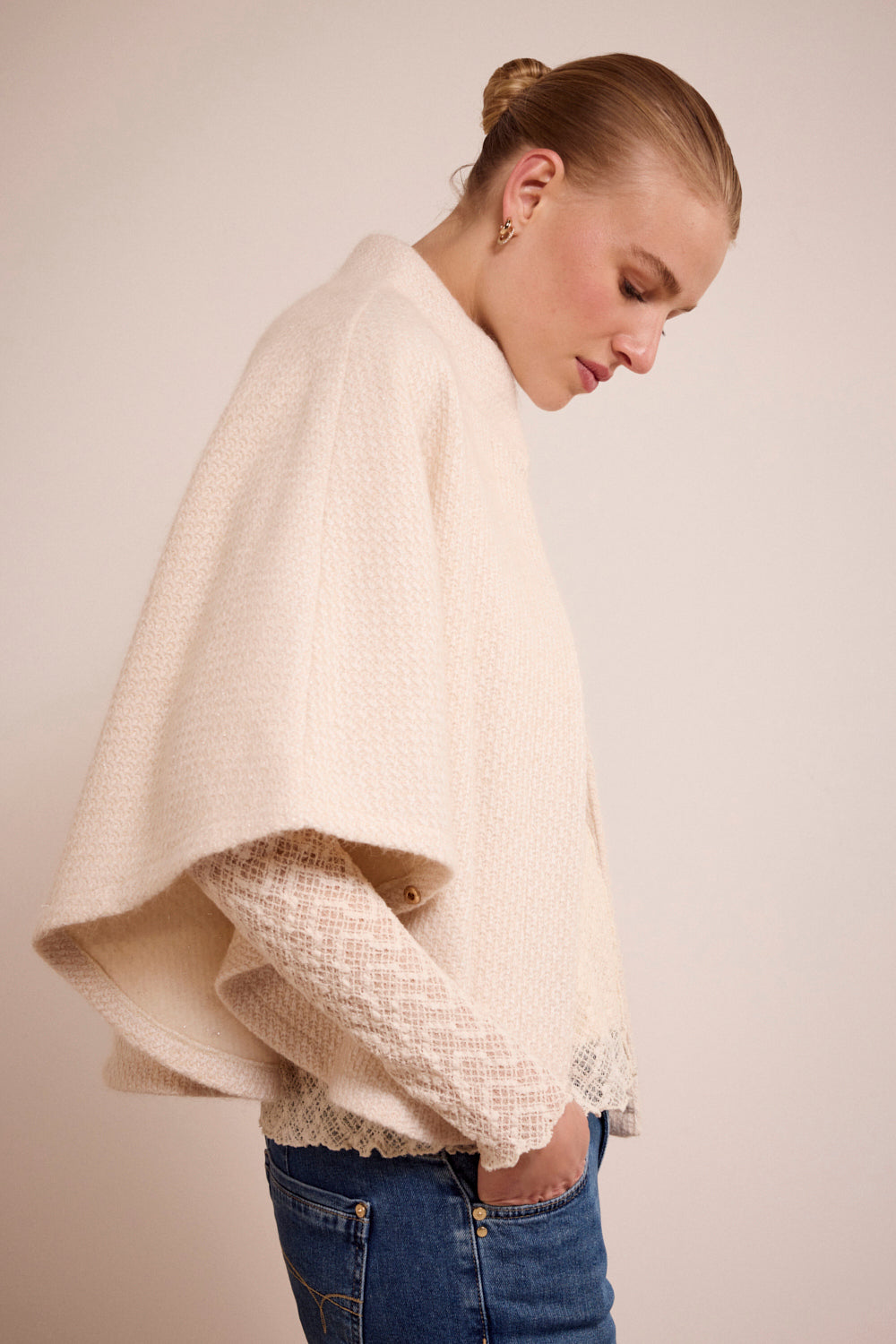 Tramontana - Fancy Knitted Cape 