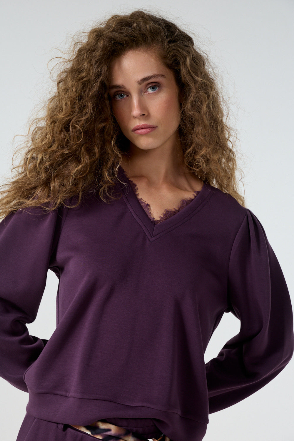 Tramontana - Sweater V hals met kant - Aubergine