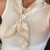 Nek Sjaaltje - Cloe Zijden Soft Beige