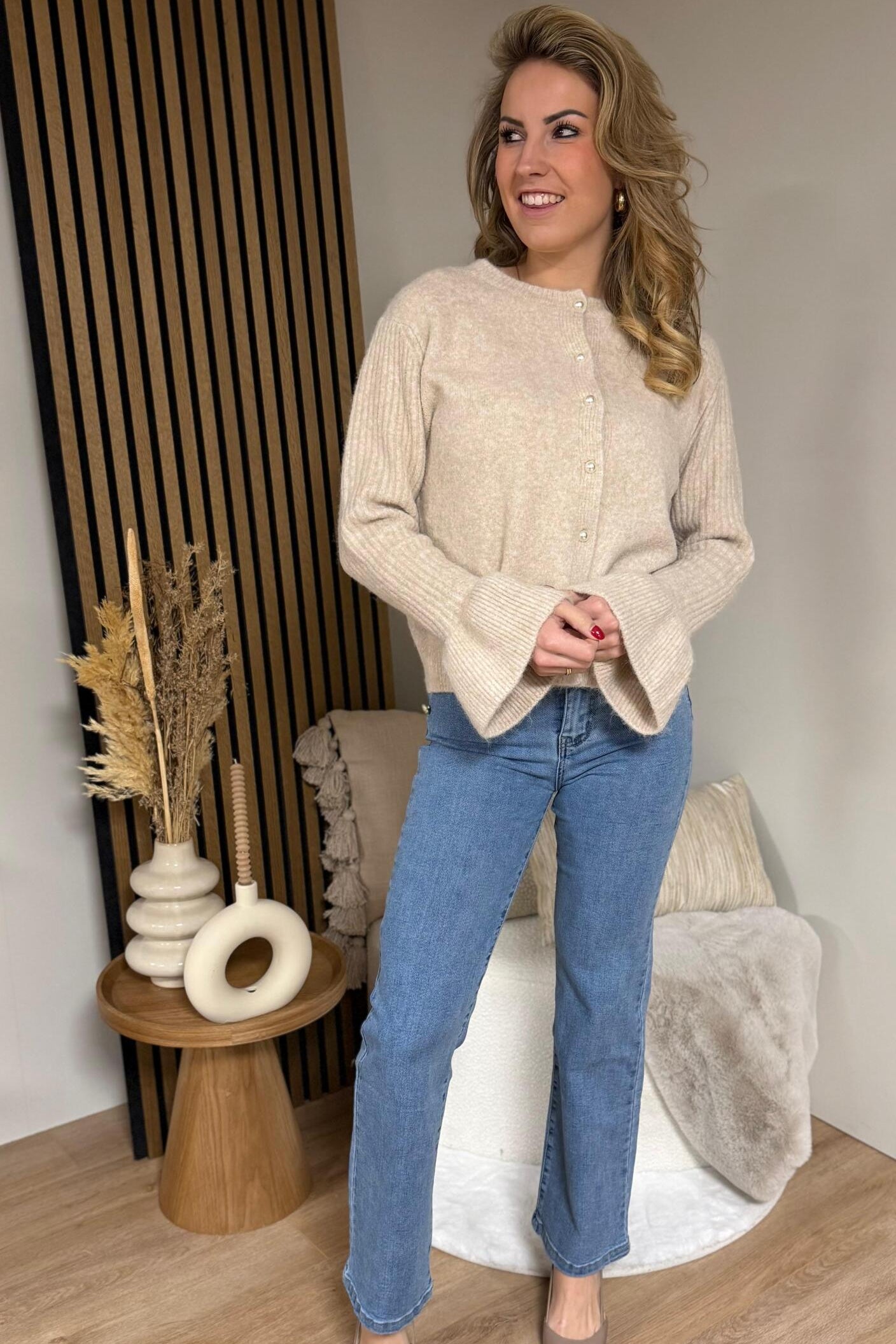 Vest - Beige Met parelknoopjes