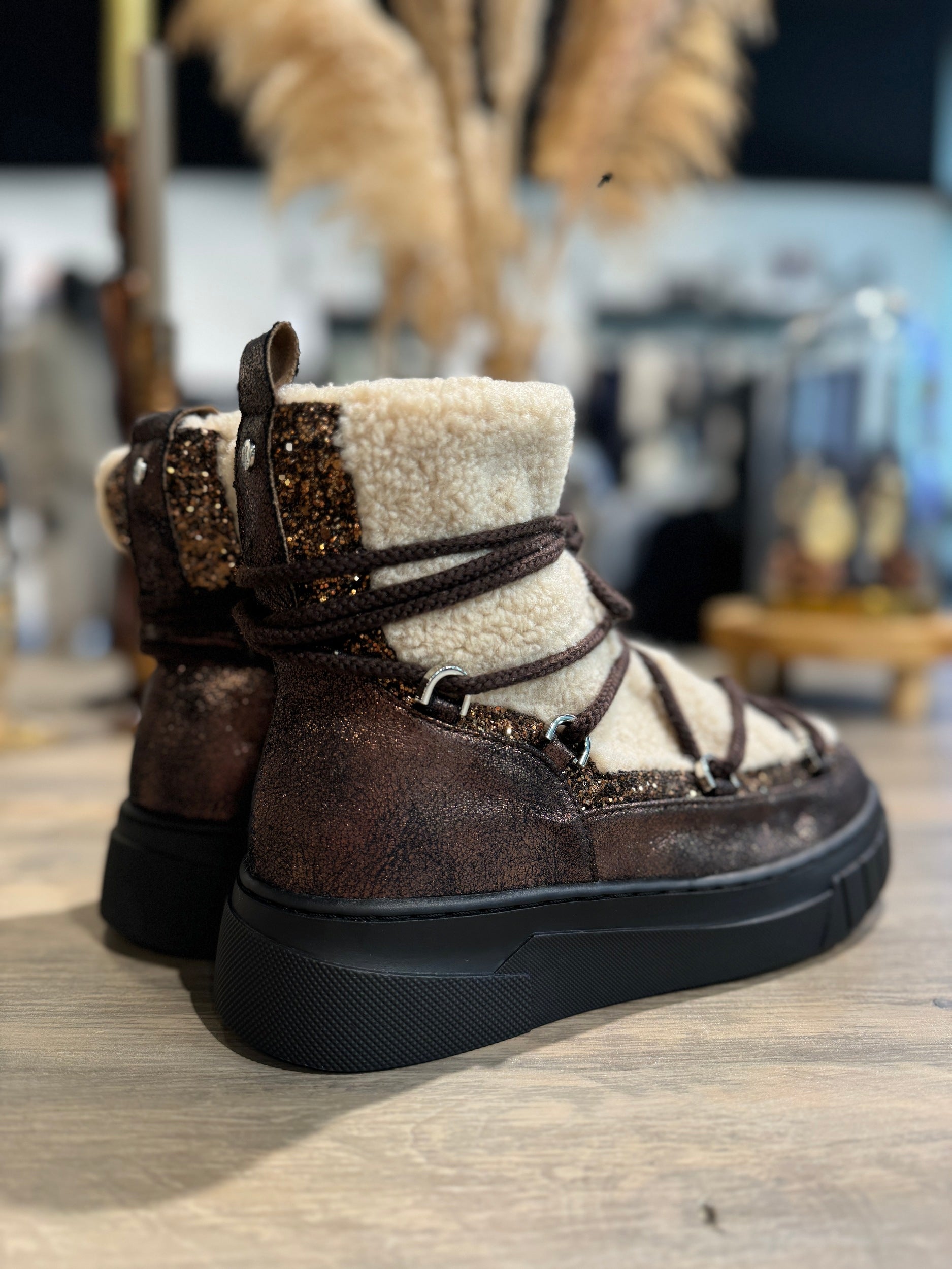 Winter Boots - Bobbi Brons