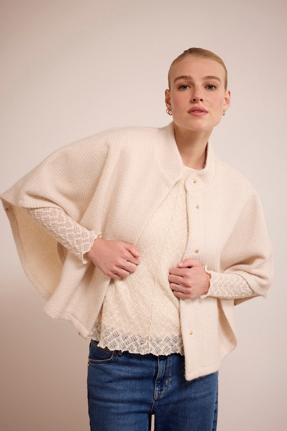 Tramontana - Fancy Knitted Cape 